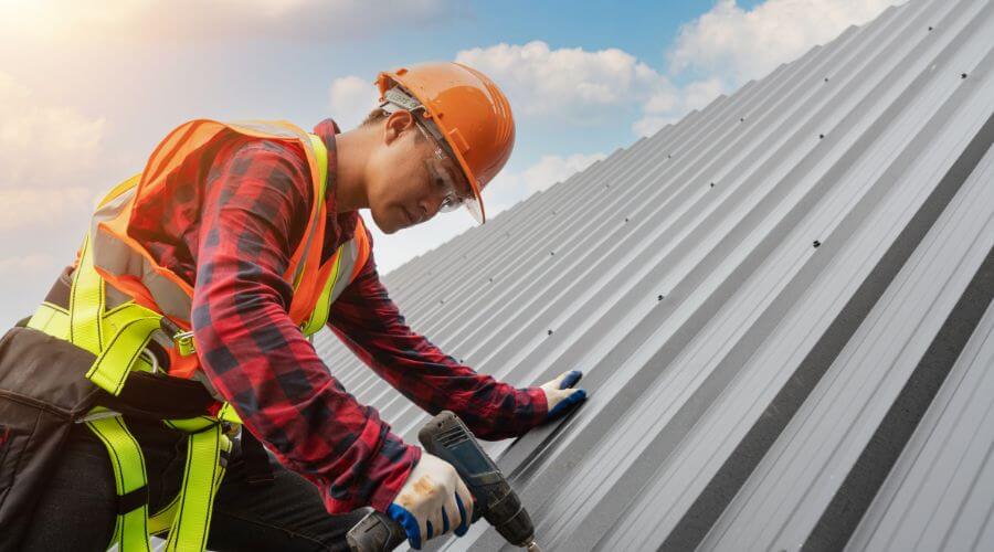 Expert Emergency Roof Repairs services in Broadus, MT